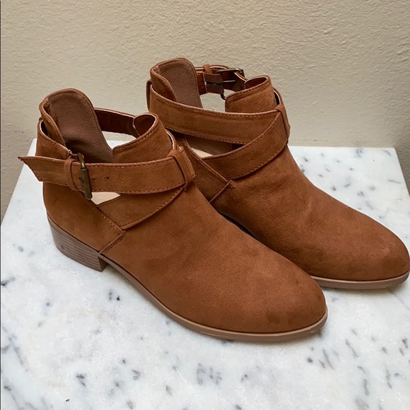 NWOT “Low Rider” Suede Ankle Booties - Picture 1 of 6